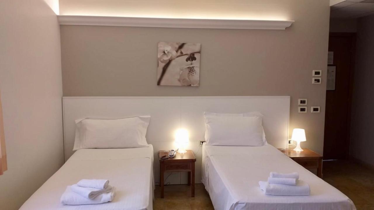 Hotel Elefante Montichiari Esterno foto