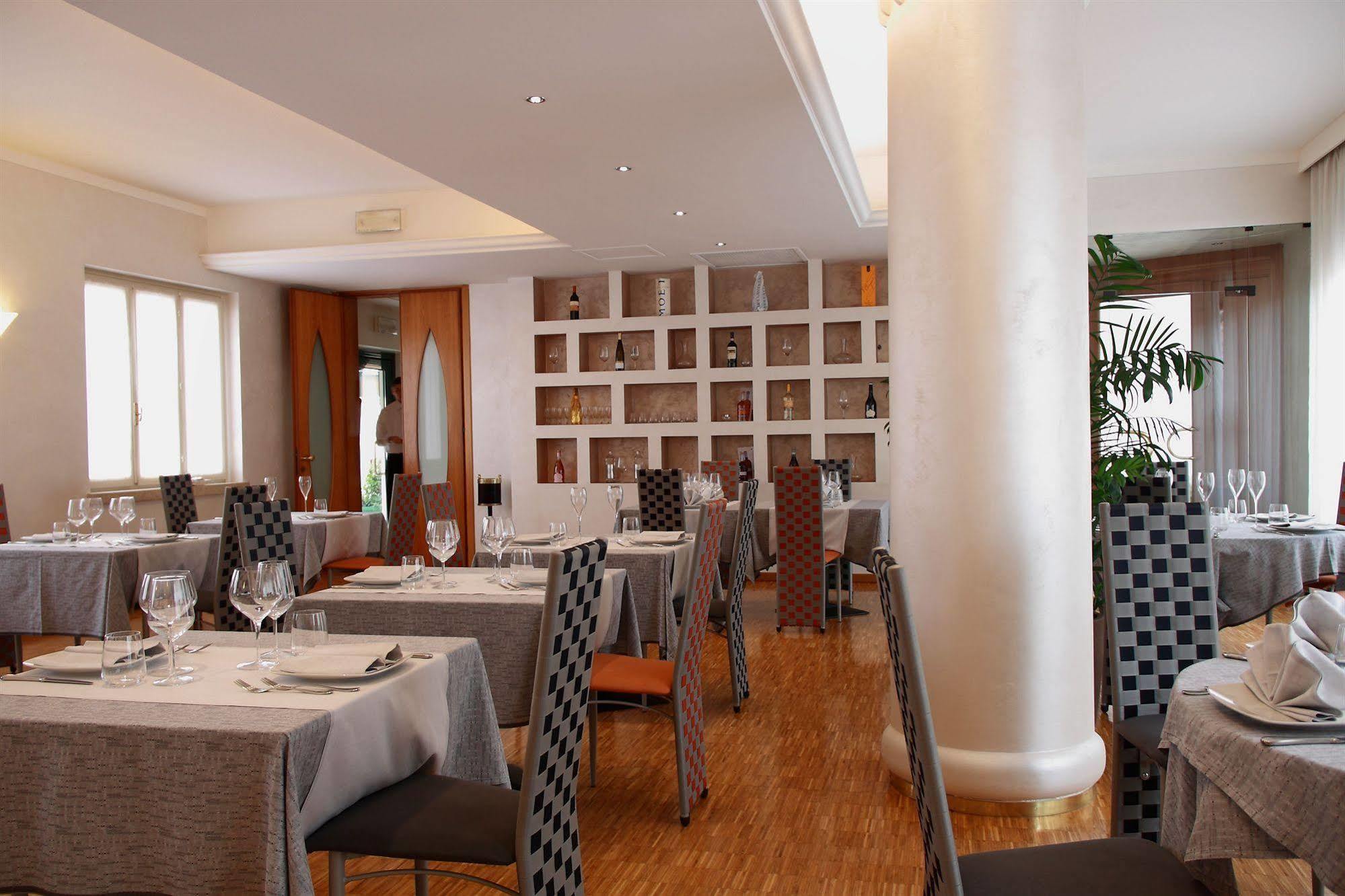Hotel Elefante Montichiari Esterno foto